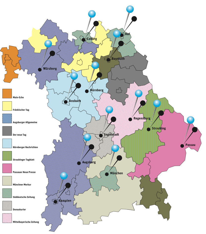 Die elf großen bayerischen Zeitungshäuser Nicht immer ist drin, was außen draufsteht – das gilt im übertragenen Sinn auch für die fränkischen Medienhäuser. Schaut man sich die Beteiligungsverhältnisse einmal genauer an, so gehören mehr als 40Titel in Bayern noch elf Zeitungshäusern, die im großen Stil agieren. Unsere Landkarte, die auf der Grundlage einer Studie des Dortmunder Zeitungsforschers Prof. Horst Röper entstanden ist, zeigt dies: In gleichen Farben schraffierte Medienregionen gehören einem Investor: So kommt beispielsweise die Würzburger Main-Post in der Darstellung nicht mehr vor, weil sie von der Eigentümerfamilie Holland (Augsburger Allgemeine) gekauft wurde. Oder: Die Mediengruppe Oberfranken hat ihren Einflußbereich inzwischen über die Saale Zeitung bis in die Rhön und über die Kitzinger Zeitung an die Grenze von Würzburg ausgedehnt. Hier könnte ein künftiger Tausch zur „Bereinigung“ des Marktes beitragen. Und der Süddeutsche Verlag, der in München die Süddeutsche Zeitung herausgibt, ist Mehrheitsgesellschafter der Zeitungsgruppe Hof/Coburg/Suhl, die im Raum Nordbayern und Südthüringen mehrere Regionalzeitungen (Frankenpost, Freies Wort, Neue Presse, Südthüringer Zeitung und Meininger Tageblatt) herausgibt. © BJVReport, Eberhard Wolf