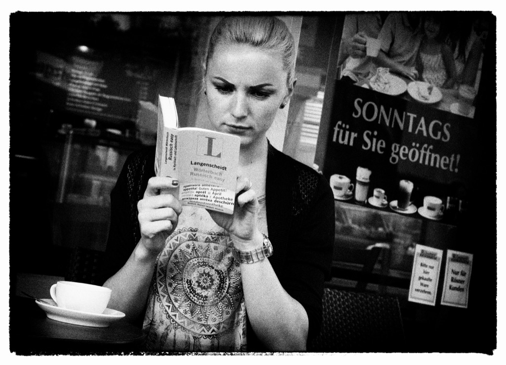 Für die bayerische Polizei ist die junge Frau auf jeden Fall ein Gewinn: Sie spricht vier Sprachen. Russisch, Ukrainisch, Englisch und natürlich Deutsch. Eine Qualifikation, die gebraucht wird.