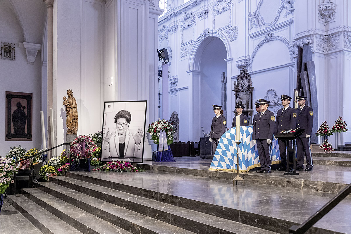 Siegerin (Unterfranken) Kategorie Preis der Stadt Würzburg Silvia Gralla: Mach‘s gut, Barbara