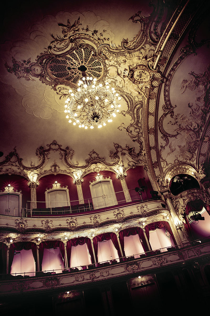 Bis in die Details eine Augenweide – Zuschauerraum im Stadttheater Fürth