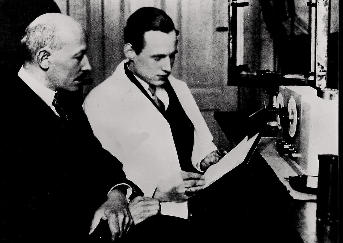 Die beiden Fernsehpioniere Dr. Siegmund Loewe (links) und Manfred von Ardenne