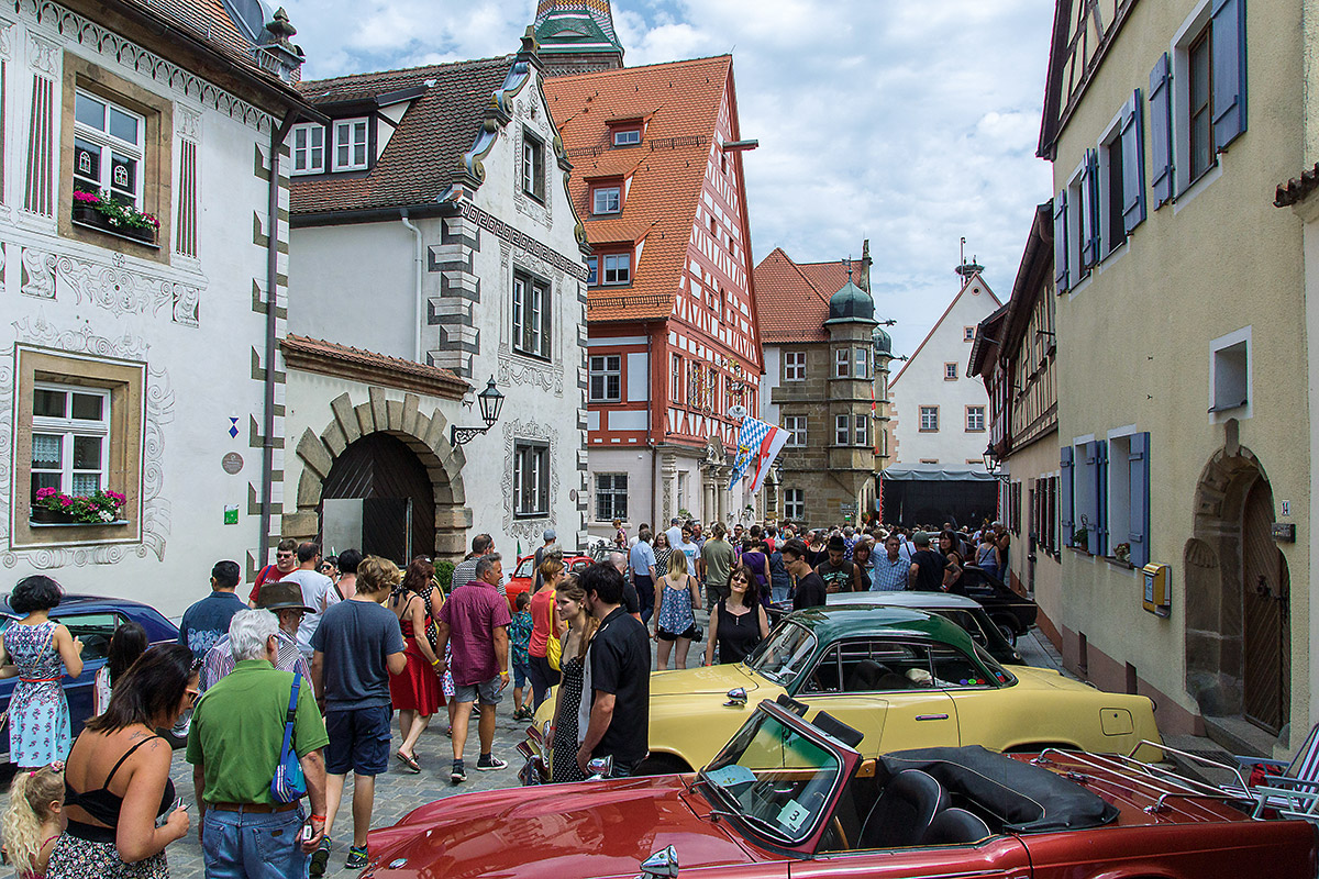 Oldtimer in der Altstadt von Wolframs-Eschenbach