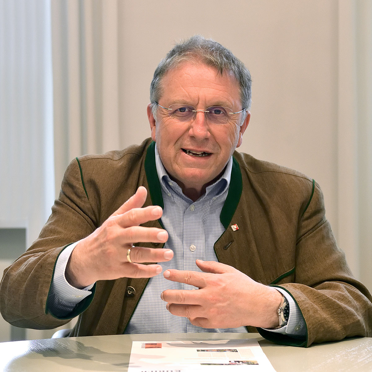 Oberfrankens Bezirkstagspräsident Henry Schramm im Interview