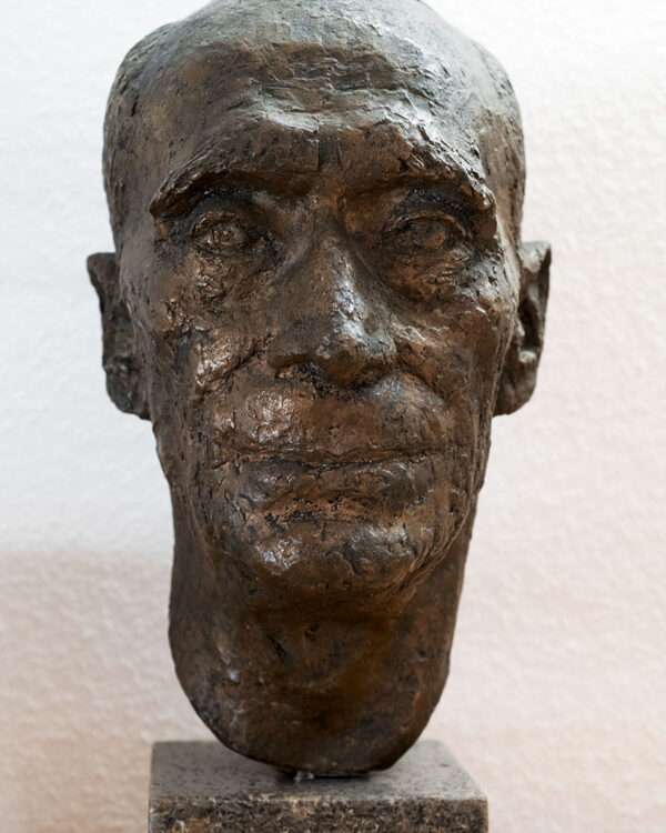 Büste von Leonhard Frank in der Würzburger Stadtbücherei. Büste von Leonhard Frank in der Würzburger Stadtbücherei.