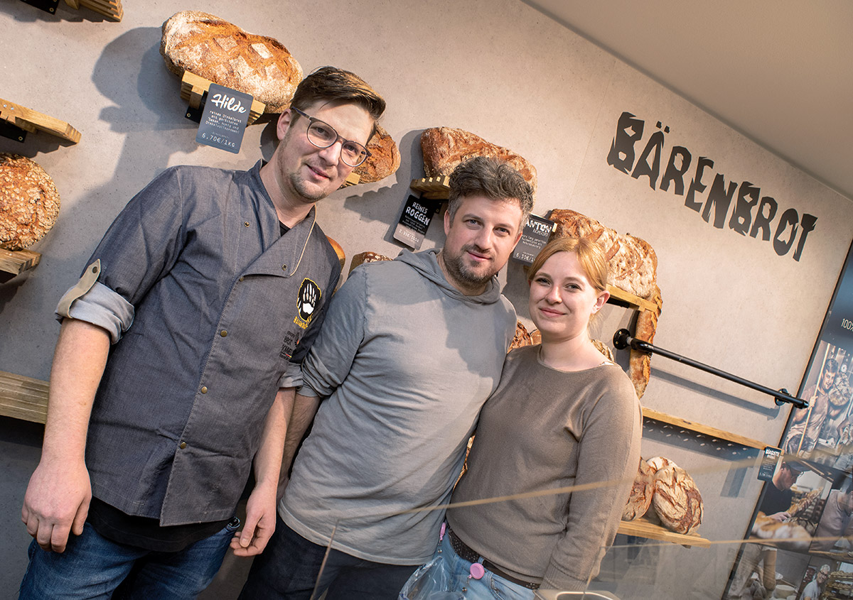 Johannes Sarkoschitz, Daniel Bär und Michaela Gussner im Bärenbrot-Laden in Pommelsbrunn.