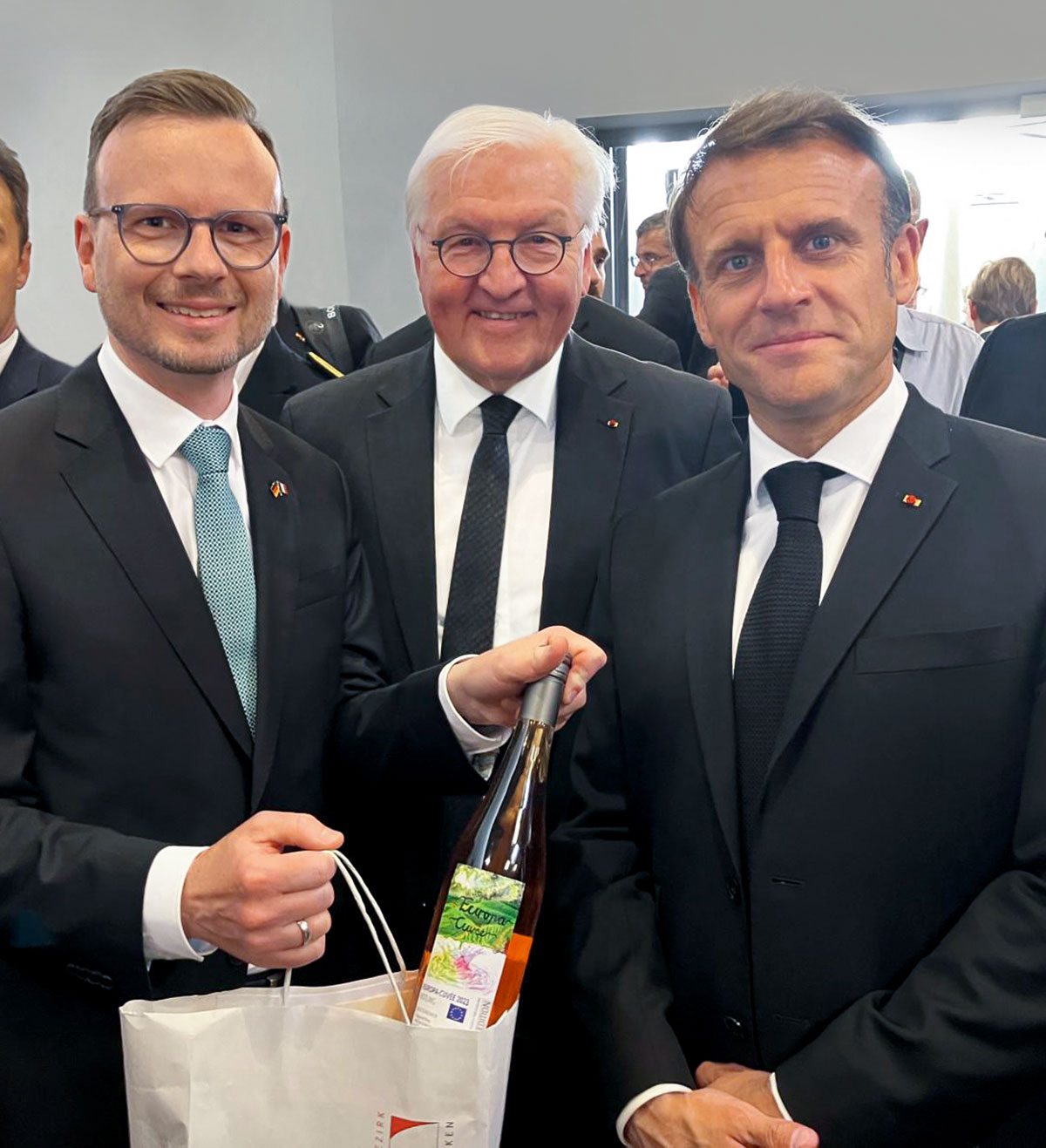Bezirkstagspräsident Peter Daniel Forster trifft auf Bundespräsident Frank-Walter Steinmeier und Frankreichs Staatspräsident Emmanuel Macron