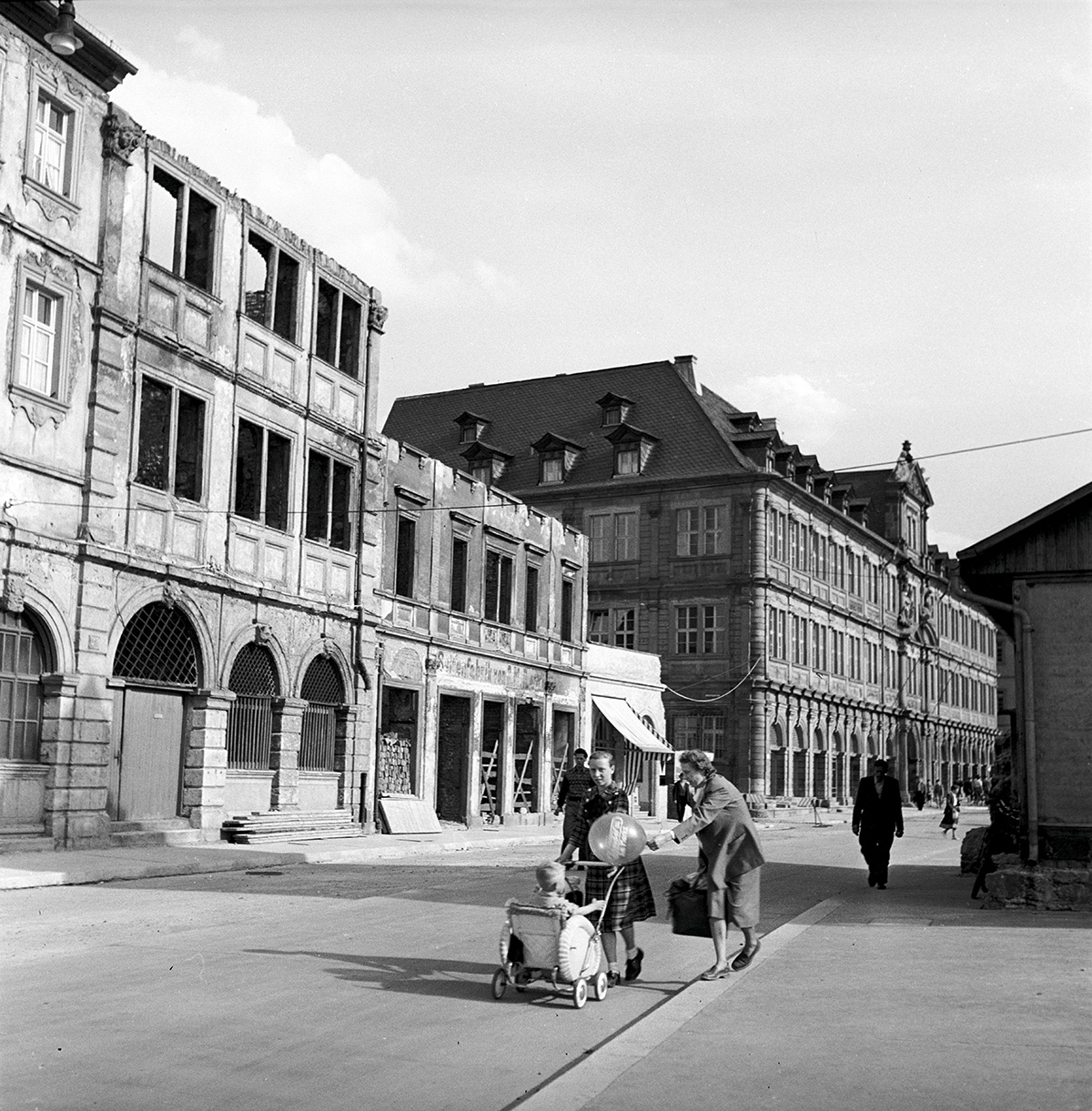 Karmelitenstraße von Norden 1953