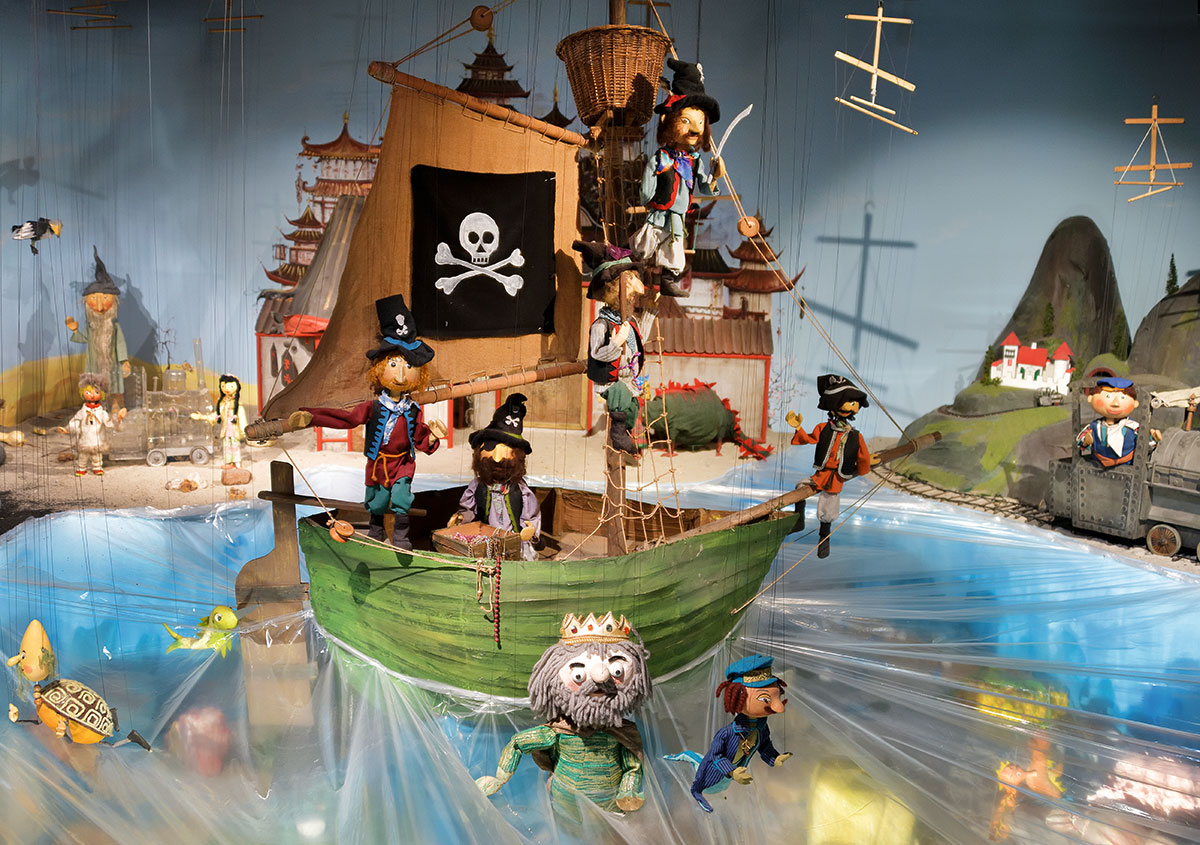 Die Wilde 13, ein gefährlicher Piratenhaufen, leider aber etwas mit Schwierigkeiten beim Zählen (Dyskalkulie) geplagt. Sie sind nämlich nur zwölf.