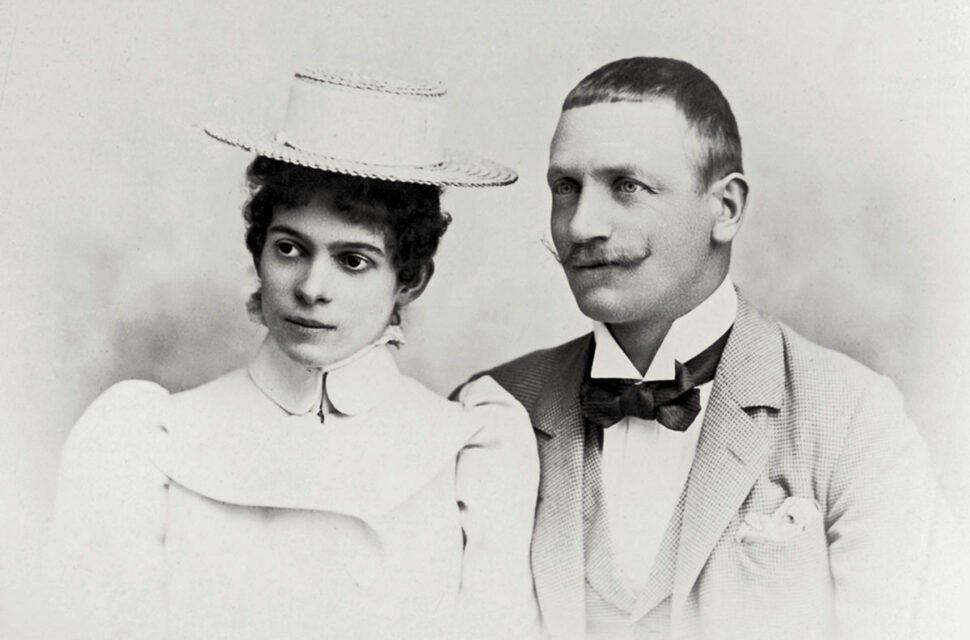 Gräfin Ottilie und Graf Alexander von Faber-Castell kurz nach ihrer Hochzeit im Februar 1898 Gräfin Ottilie und Graf Alexander von Faber-Castell kurz nach ihrer Hochzeit im Februar 1898
