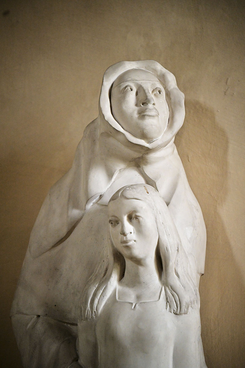 In der Klosterkirche in Oberzell erinnert eine Statue von Antonia Werr an die Ordensgründerin, die sich schon im 19. Jahrhundert für Mädchen und Frauen in Not einsetzte.