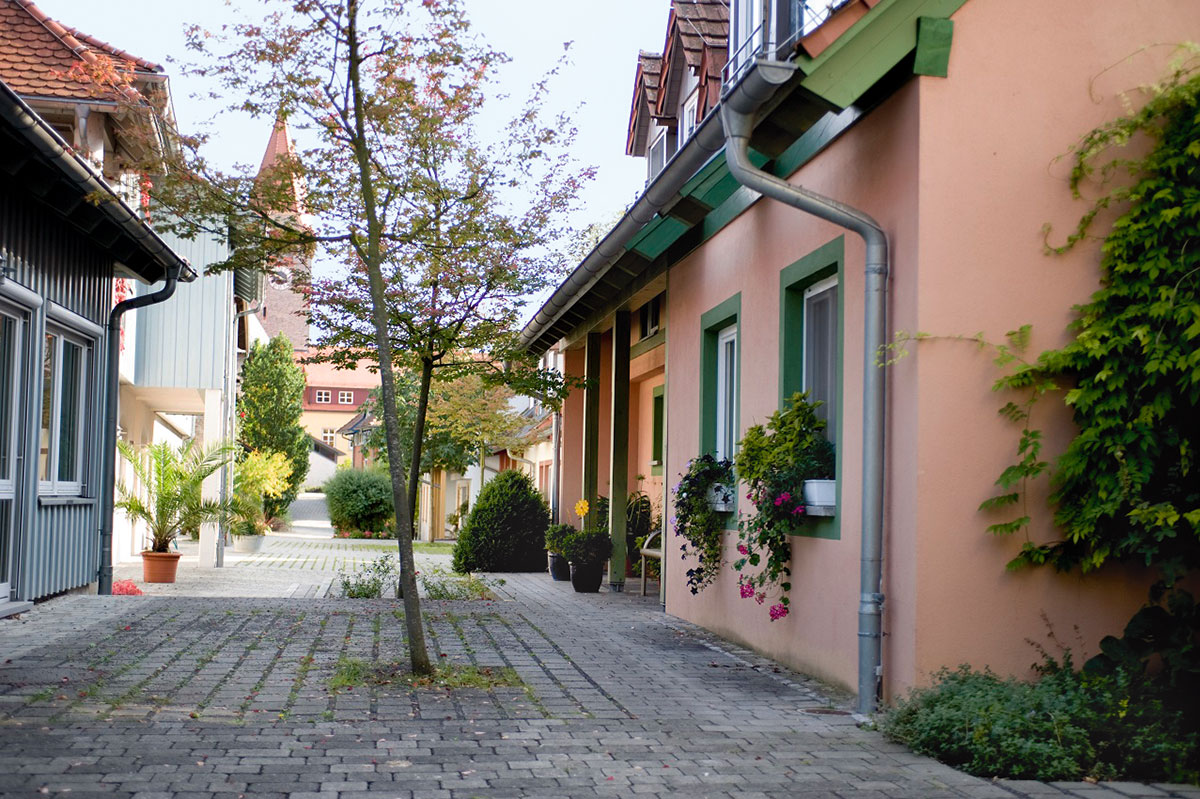 Im Antonia-Werr-Zentrum finden traumatisierte Mädchen und junge Frauen wieder Vertrauenspersonen, bauen neue Beziehungen auf und starten einen Neubeginn.