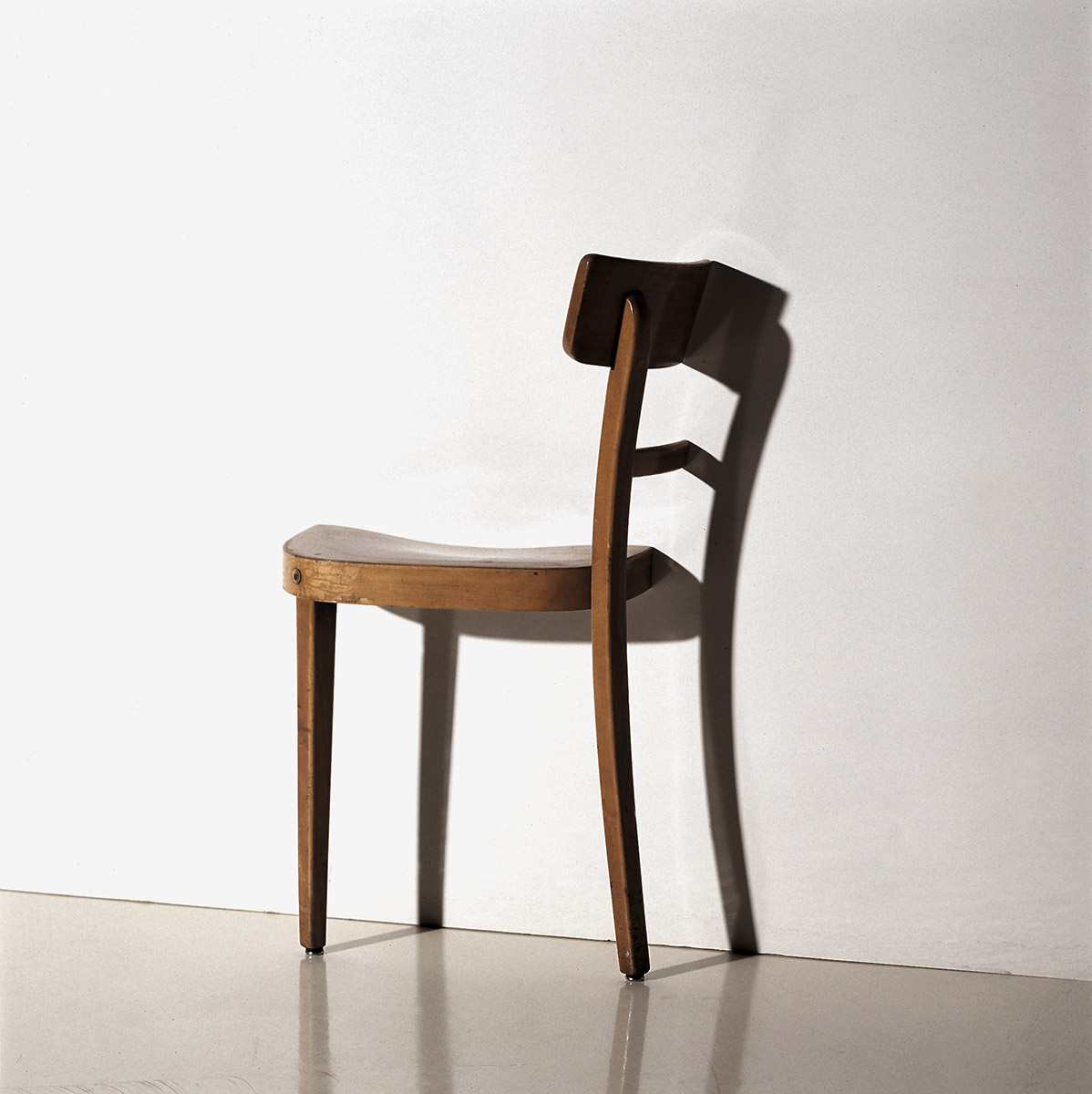 Koln Half Chair, 1992. Foto: Rolf Sachs Studio