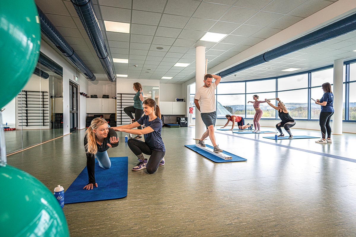Ein mehr als 30-köpfiges interdisziplinäres Team aus Sportwissenschaftlern, Physiotherapeuten, Diätassistenten und weiteren Gesundheitsexperten steht den Gästen mit seinem Fachwissen zur Seite. Foto: Siebenquell