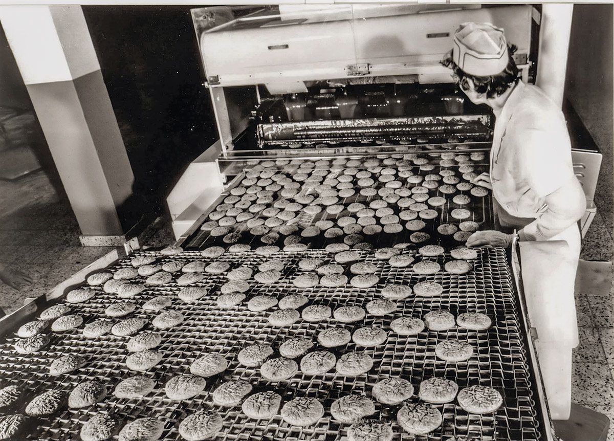 Lebkuchen-Schmidt wurde 1927 gegründet. Seit den 1960er-Jahren wird am Standort in Nürnberg-Langwasser produziert.