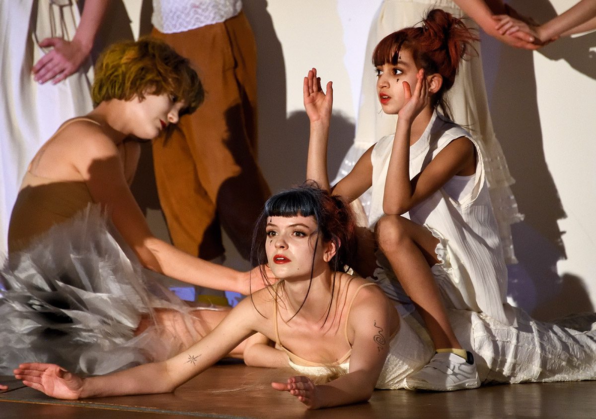 Kinder und Jugendliche führten bei der Eröffnung "Das Narrenschiff", eine Choreografie von Sophie L. Antoine, auf, die auch am Aktionstag am 1. Februar 2026 wieder zu sehen sein wird.