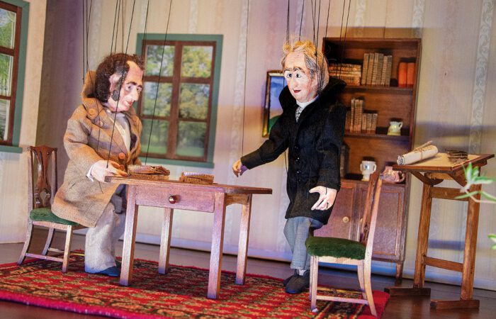 Jean Paul (links) und Goethe auf der Puppenbühne