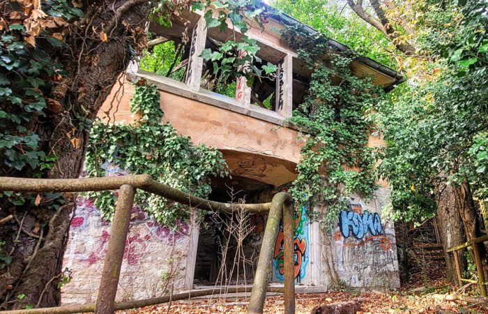 Das ehemalige Tanzcafe Charlott-Terrassen am Nikolausberg in Würzburg