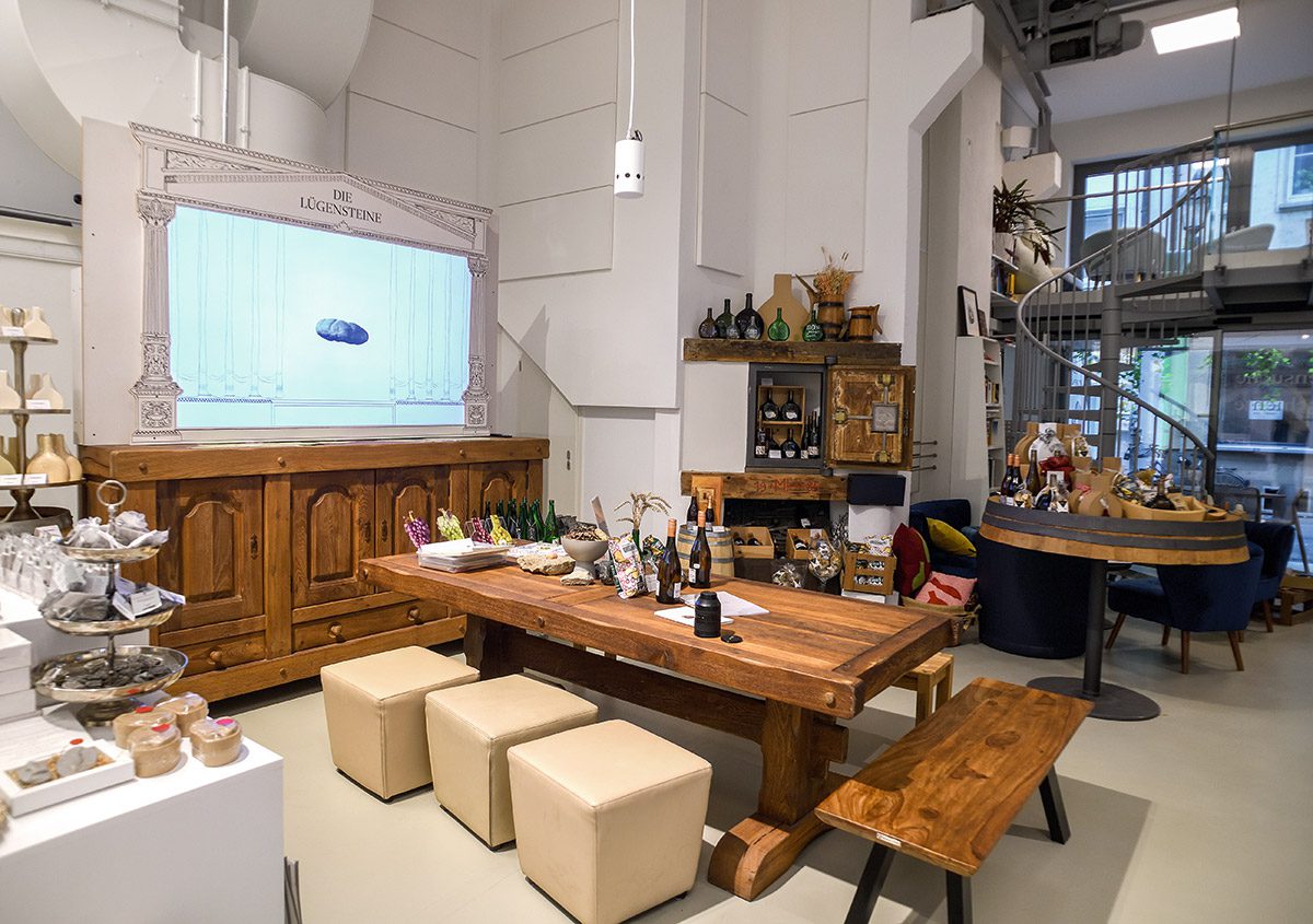 Zur Einstimmung: Film und Info-Material