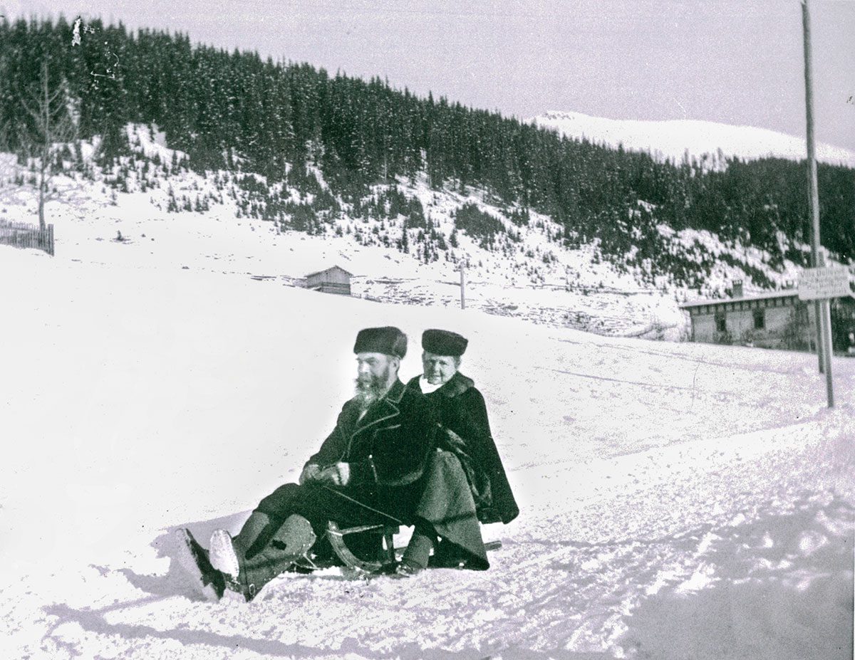 Ehepaar Röntgen beim Rodeln in Clavadel bei Davos,1903/1904 / Röntgenmuseum Remscheid/Lennep