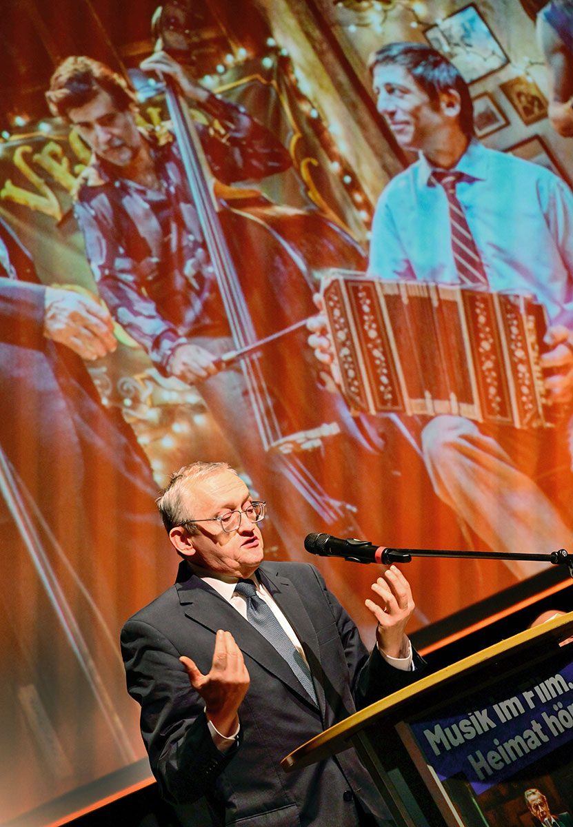Prof. Dr. Günter Dippold, in seiner Funktion als stellv. Vorstand des Bayerischen Landesvereins für Heimatpflege e. V., bei der Eröffnung