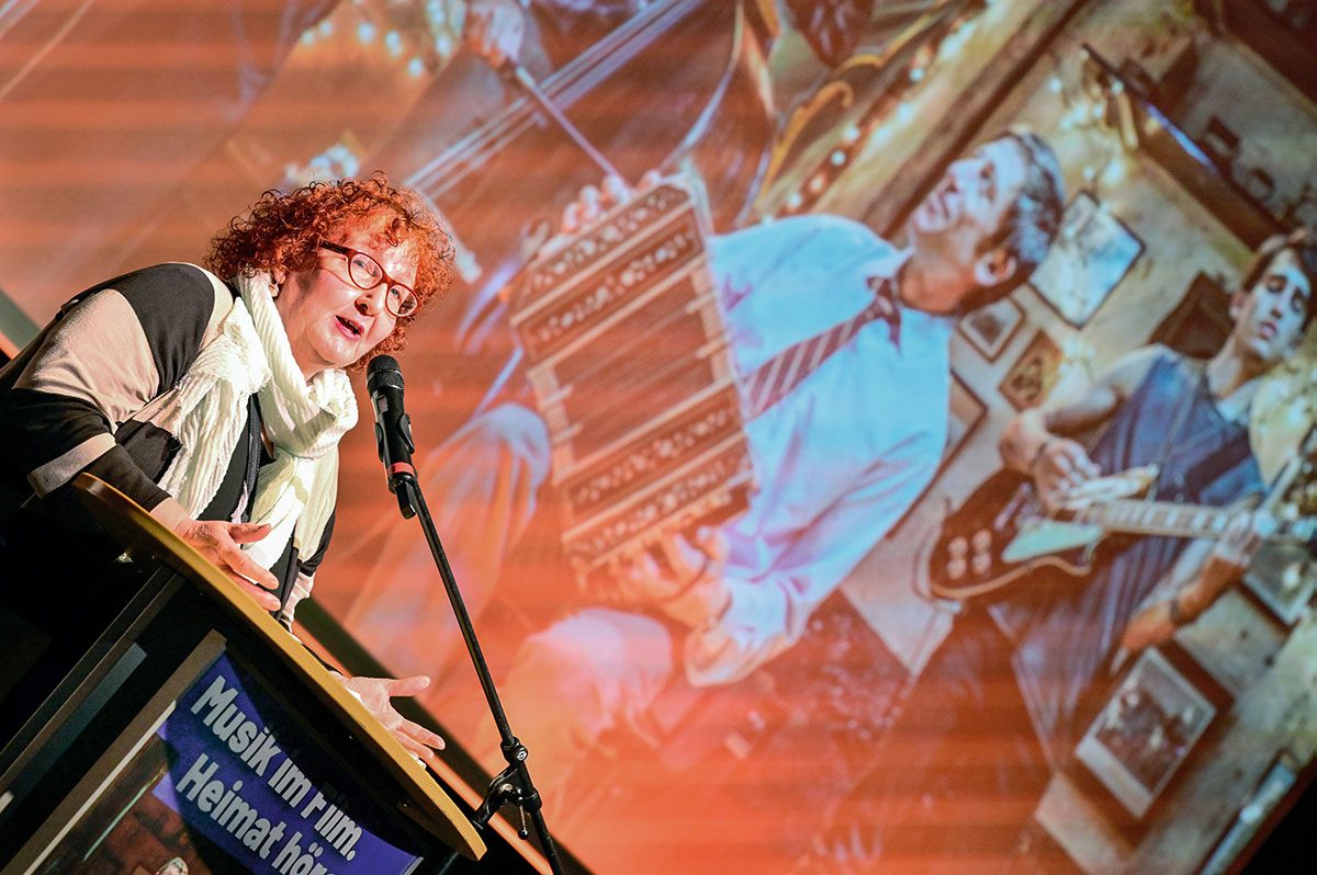 Christiane Schleindl, ehem. Leiterin Filmhaus und jetzt freie Filmkuratorin, Nürnberg, bei der Filmeinführung zu Adios Buenos Aires.